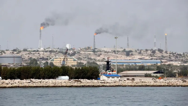 Iran cuts oil production amid mounting storage pressure from US blockade